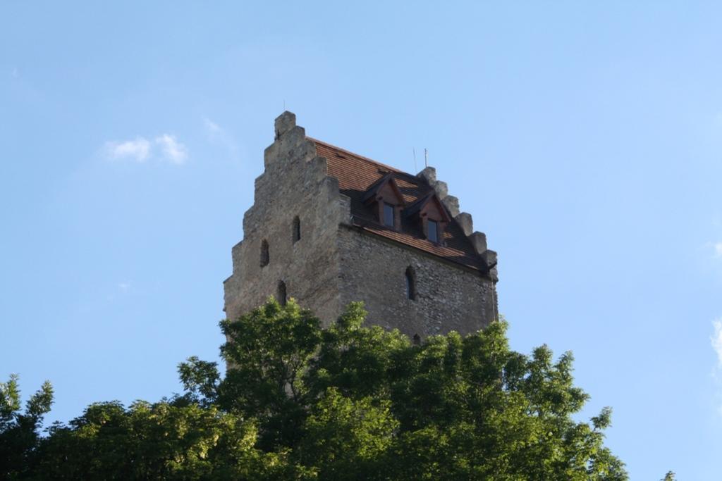Pod Hradom Restaurant & Pension Topoľčany エクステリア 写真