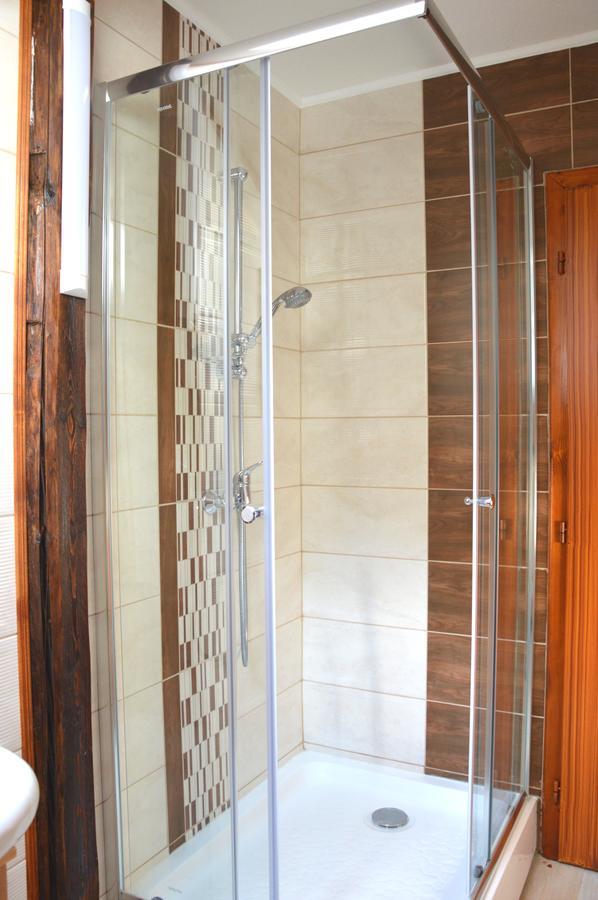 Pod Hradom Restaurant & Pension Topoľčany エクステリア 写真